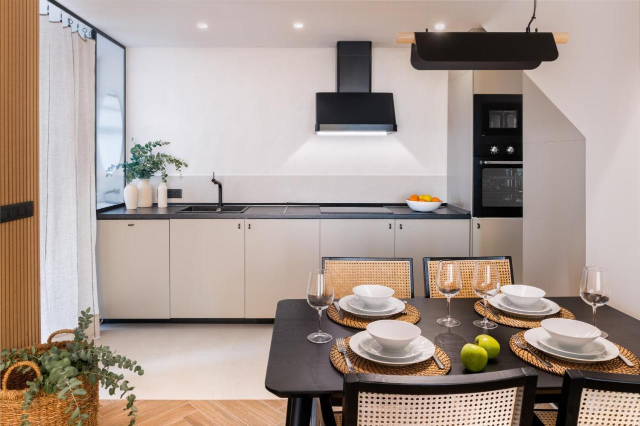 Magno Apartments Robles With Jacuzzi And Private Parking Seville Ngoại thất bức ảnh